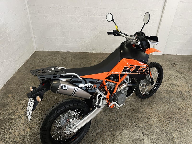 KTM 950