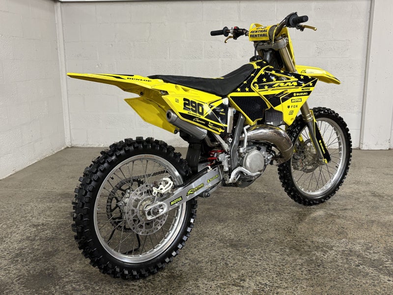 Suzuki RM125